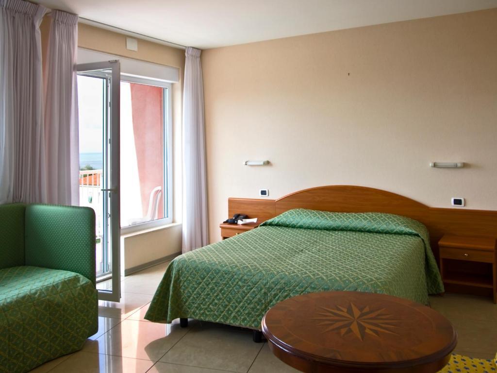 Hotel Cristallo Lerici Habitación foto