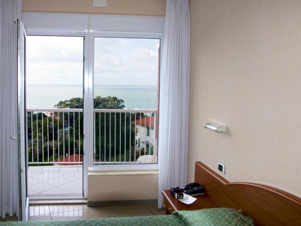 Hotel Cristallo Lerici Habitación foto