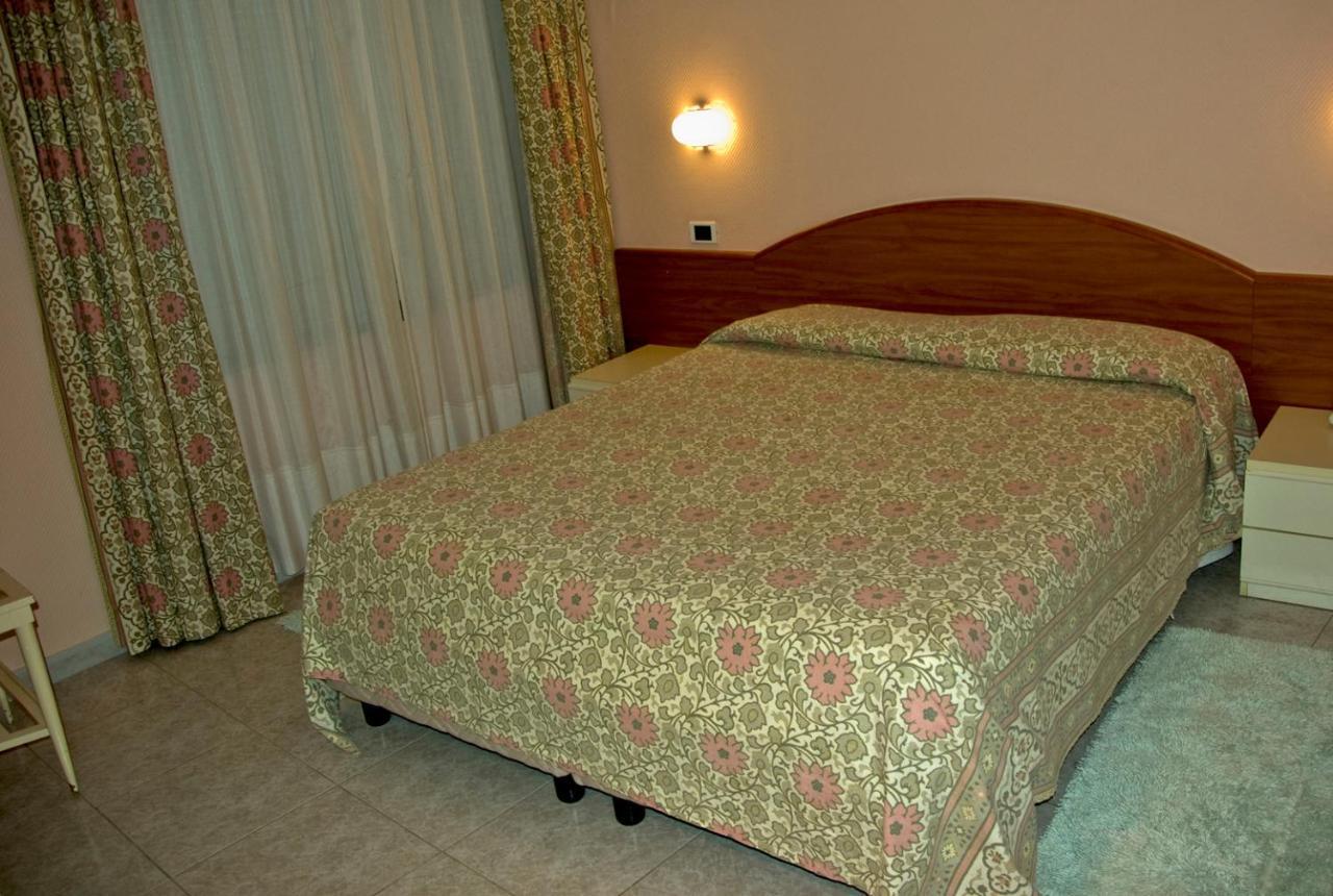 Hotel Cristallo Lerici Habitación foto